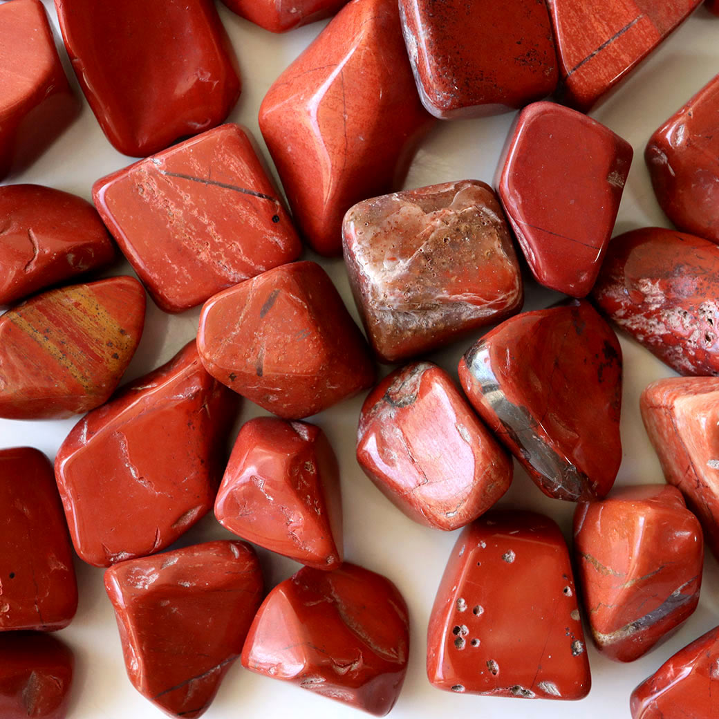 レッドジャスパー 碧玉 さざれ石 100g サイズ中 天然石 パワーストーン 浄化グッズ